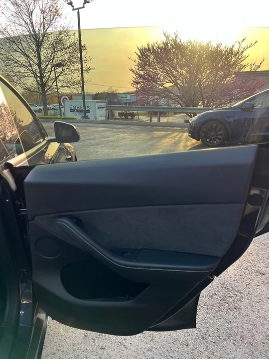 2025 Tesla Model Y - Image 12 of 16