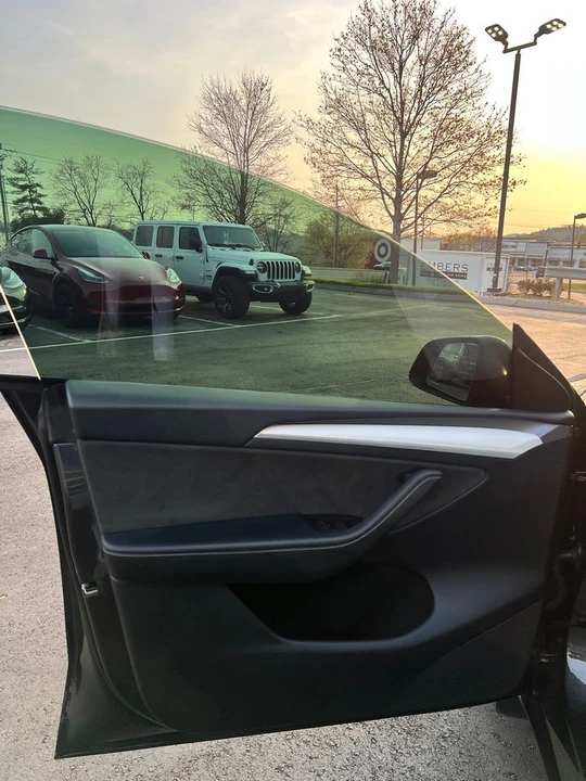 2025 Tesla Model Y - Image 8 of 16