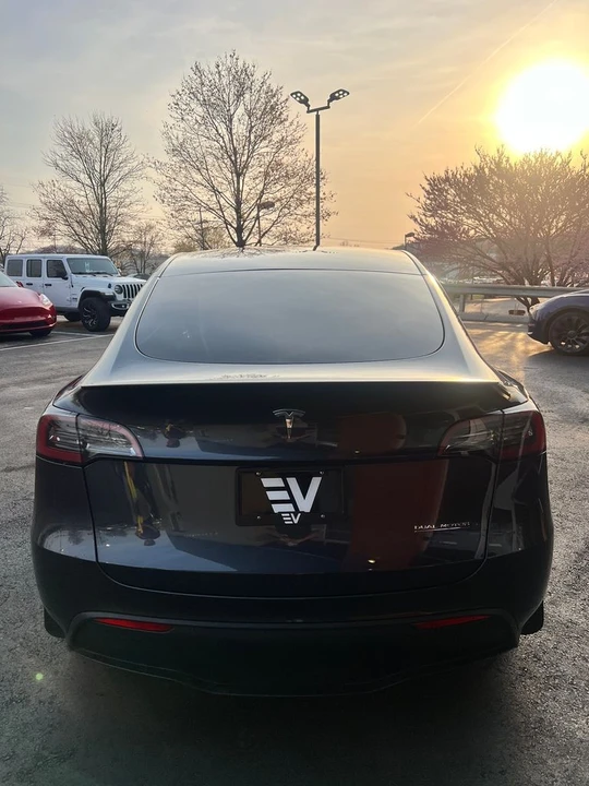 2025 Tesla Model Y - Image 5 of 16