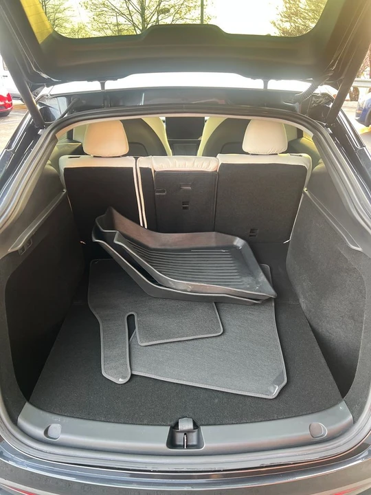2025 Tesla Model Y - Image 6 of 16