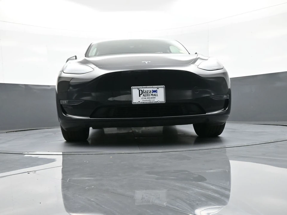 2025 Tesla Model Y - Image 13 of 21