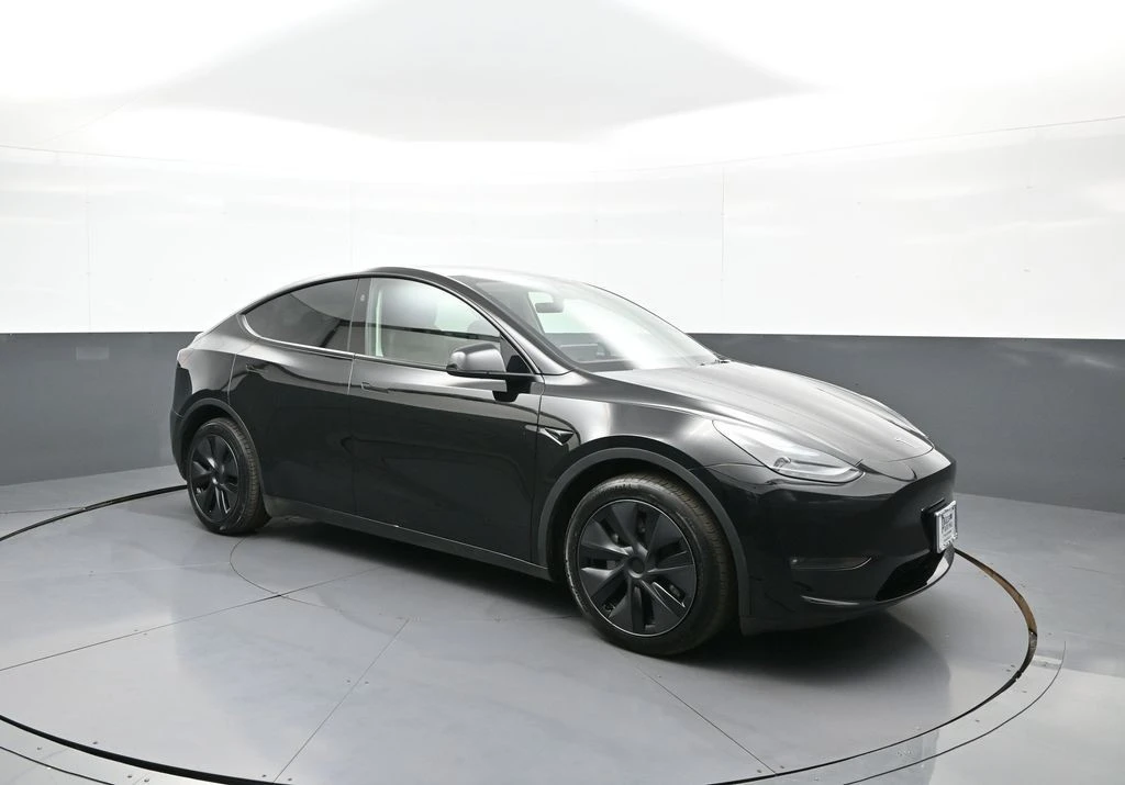 2025 Tesla Model Y - Image 4 of 21