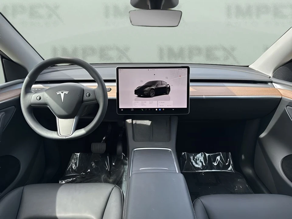 2025 Tesla Model Y - Image 14 of 21