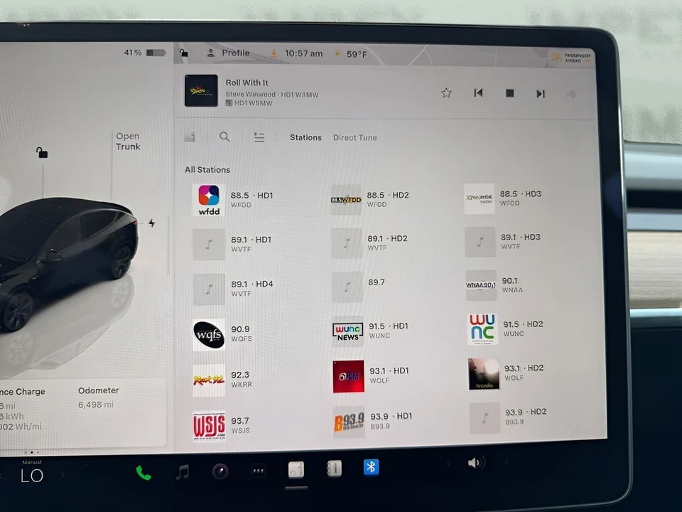 2025 Tesla Model Y - Image 19 of 21