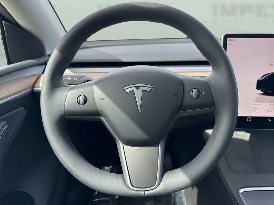 2025 Tesla Model Y - Image 15 of 21