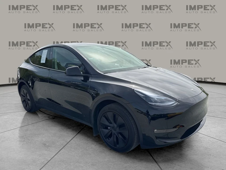 2025 Tesla Model Y - Image 7 of 21