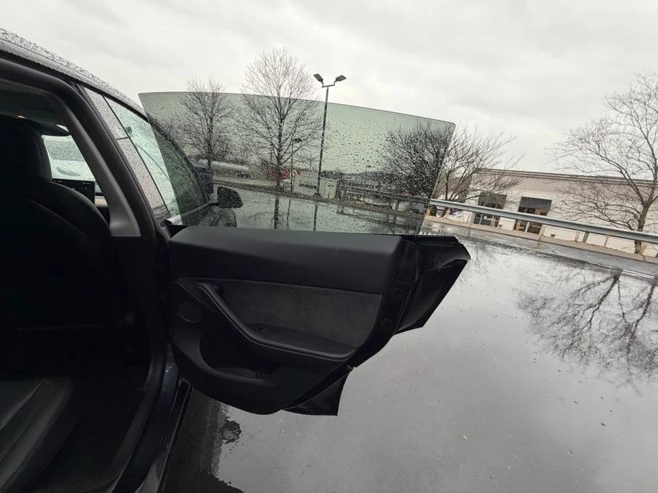 2025 Tesla Model Y - Image 12 of 14