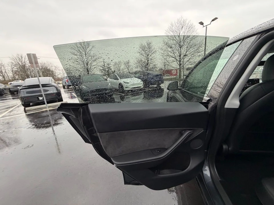 2025 Tesla Model Y - Image 8 of 14