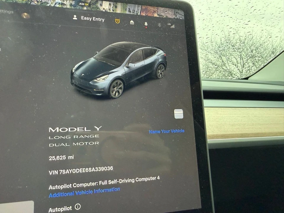 2025 Tesla Model Y - Image 14 of 14