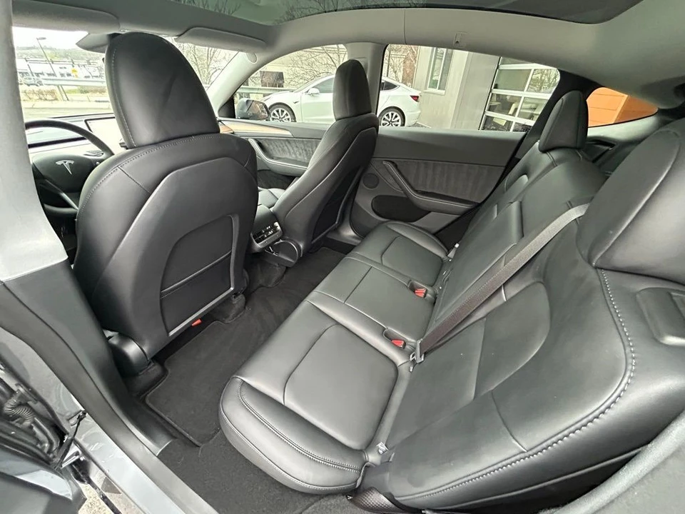 2025 Tesla Model Y - Image 13 of 17