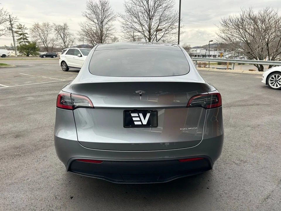 2025 Tesla Model Y - Image 6 of 17