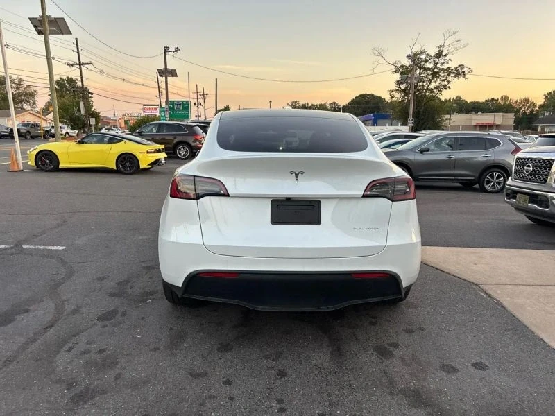 2025 Tesla Model Y - Image 4 of 12