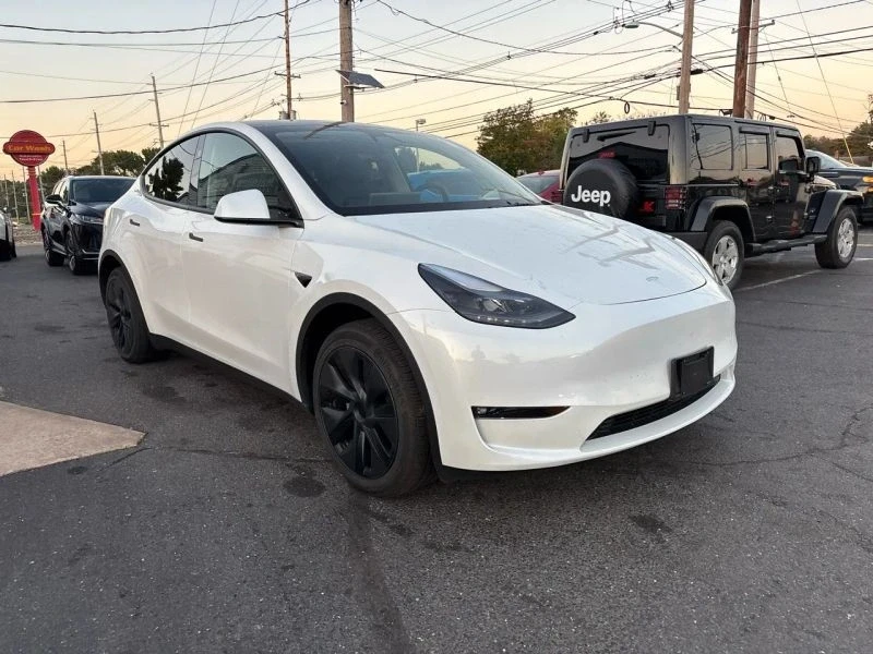 2025 Tesla Model Y - Image 7 of 12
