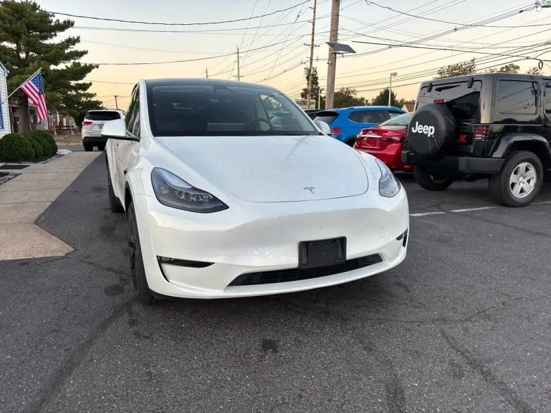2025 Tesla Model Y - Image 8 of 12