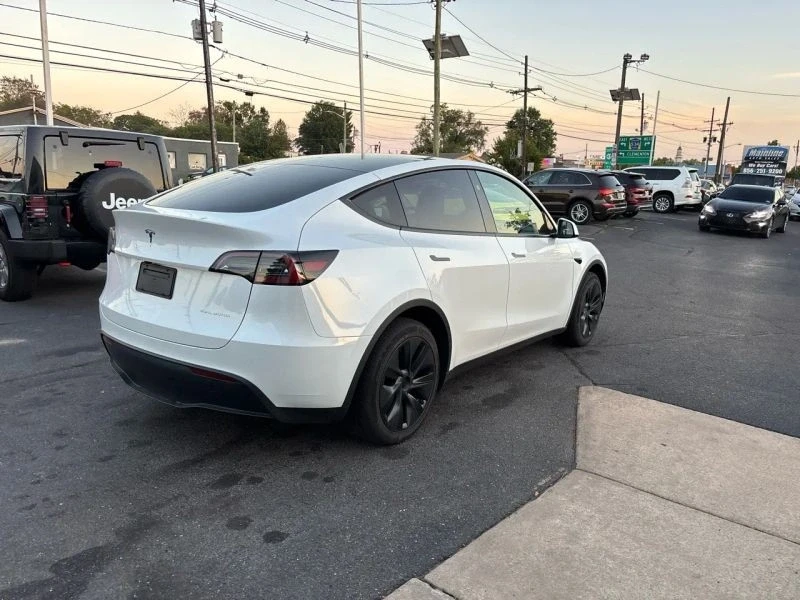 2025 Tesla Model Y - Image 6 of 12
