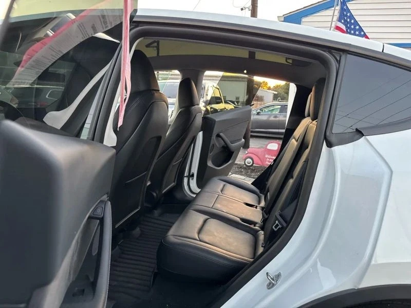 2025 Tesla Model Y - Image 12 of 12