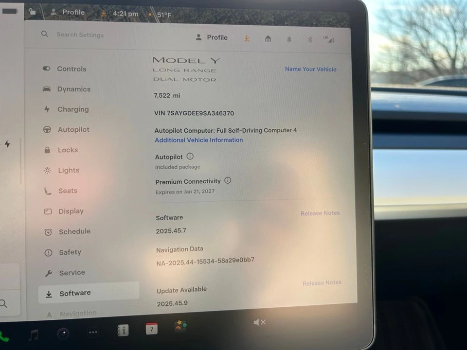 2025 Tesla Model Y - Image 16 of 17