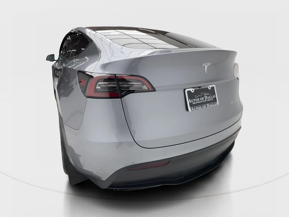 2025 Tesla Model Y - Image 10 of 21