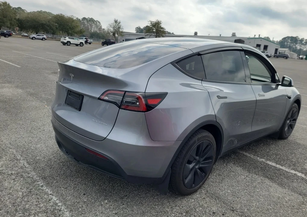 2025 Tesla Model Y - Image 2 of 10