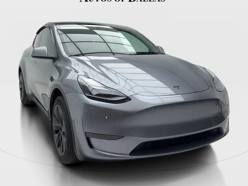2025 Tesla Model Y - Image 2 of 21