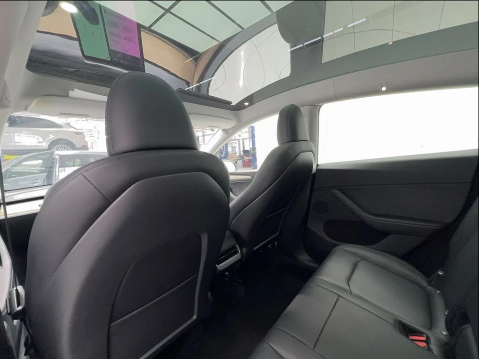 2025 Tesla Model Y - Image 20 of 21