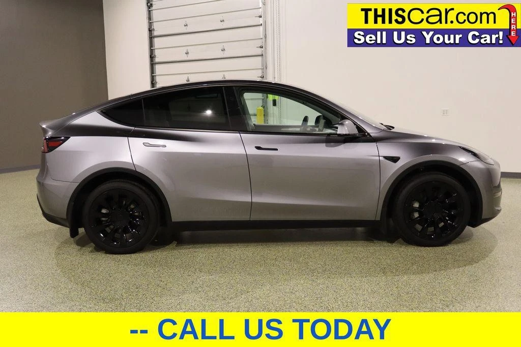 2025 Tesla Model Y - Image 9 of 21