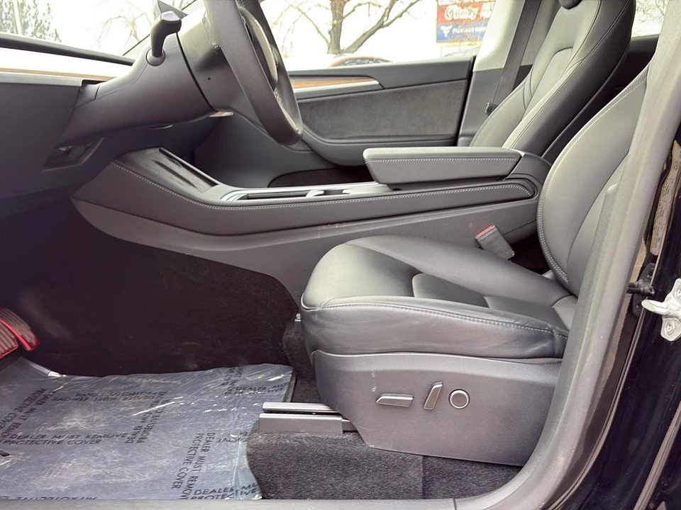 2025 Tesla Model Y - Image 13 of 21