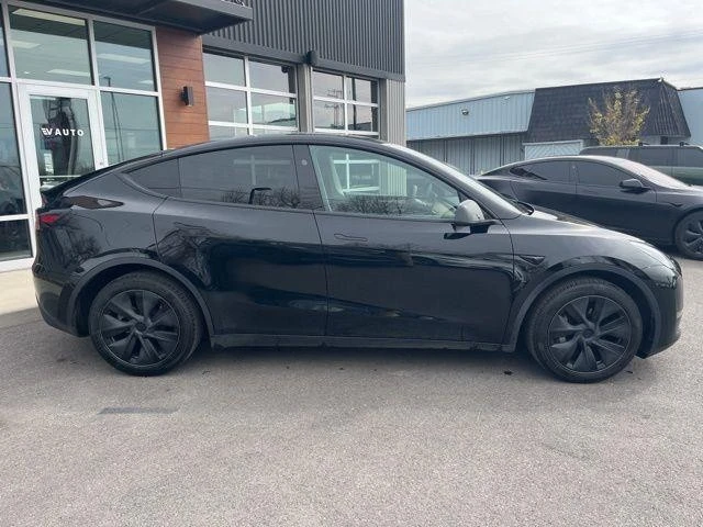 2025 Tesla Model Y - Image 9 of 21