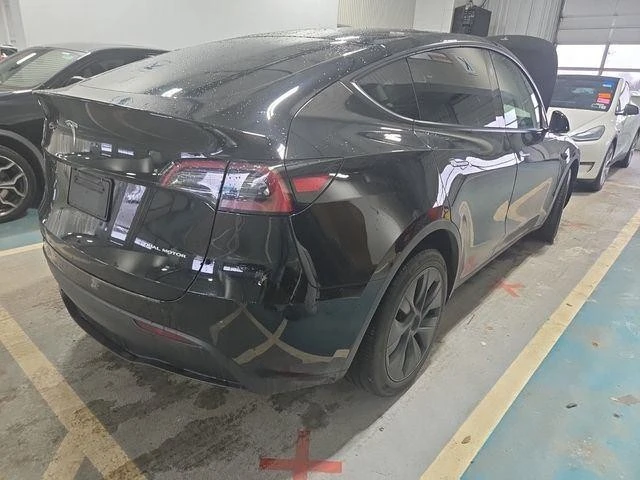 2025 Tesla Model Y - Image 3 of 9