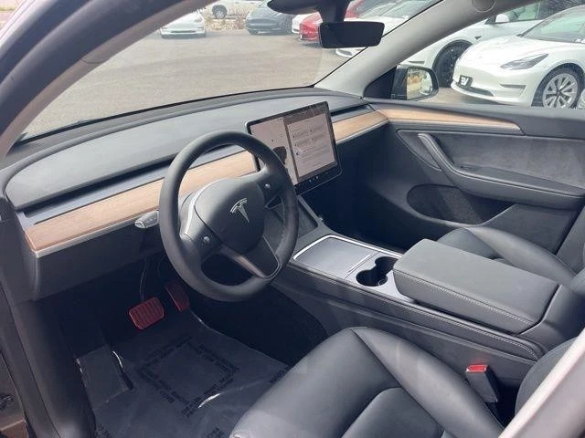 2025 Tesla Model Y - Image 12 of 21