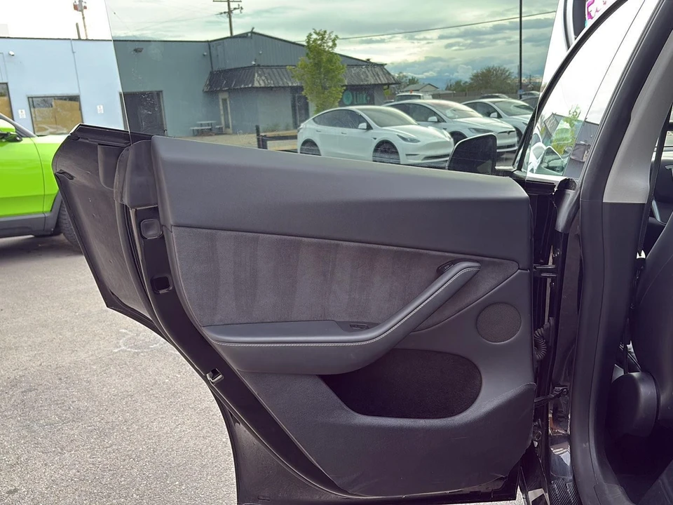 2025 Tesla Model Y - Image 14 of 21