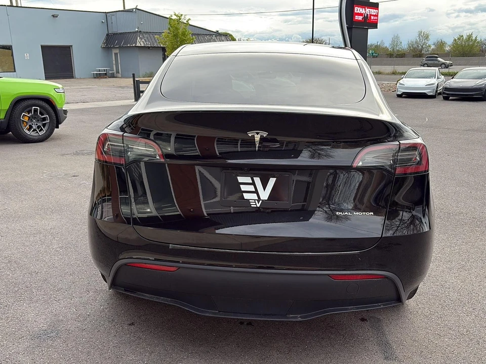 2025 Tesla Model Y - Image 7 of 21