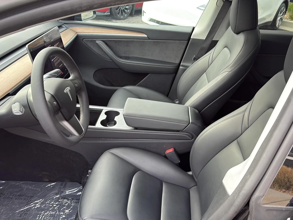 2025 Tesla Model Y - Image 12 of 21