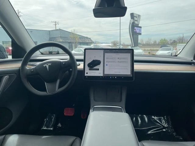 2025 Tesla Model Y - Image 21 of 21