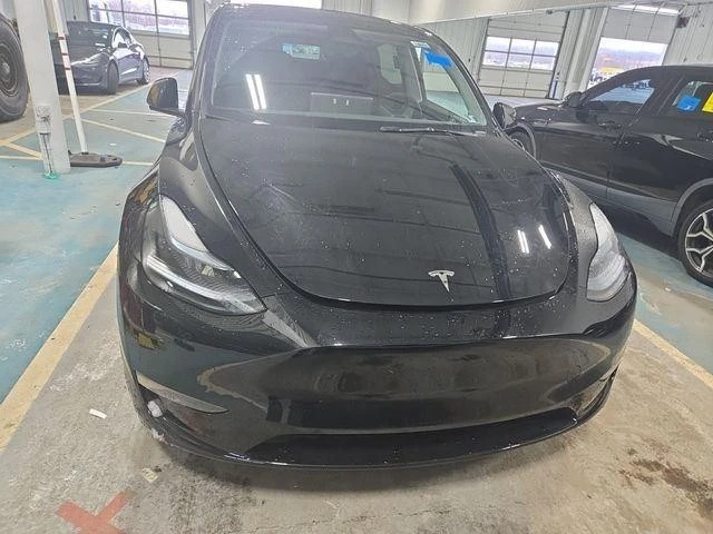 2025 Tesla Model Y - Image 5 of 9