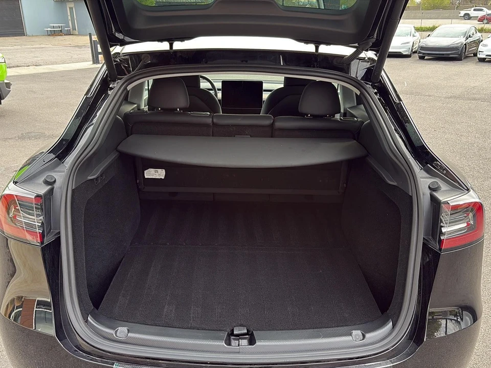 2025 Tesla Model Y - Image 17 of 21