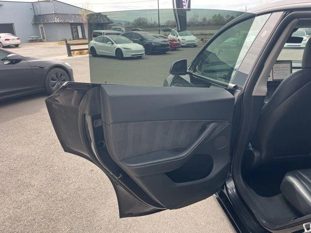 2025 Tesla Model Y - Image 14 of 21