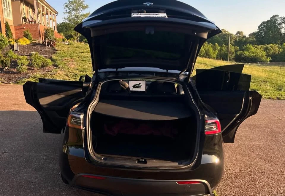 2025 Tesla Model Y - Image 8 of 8