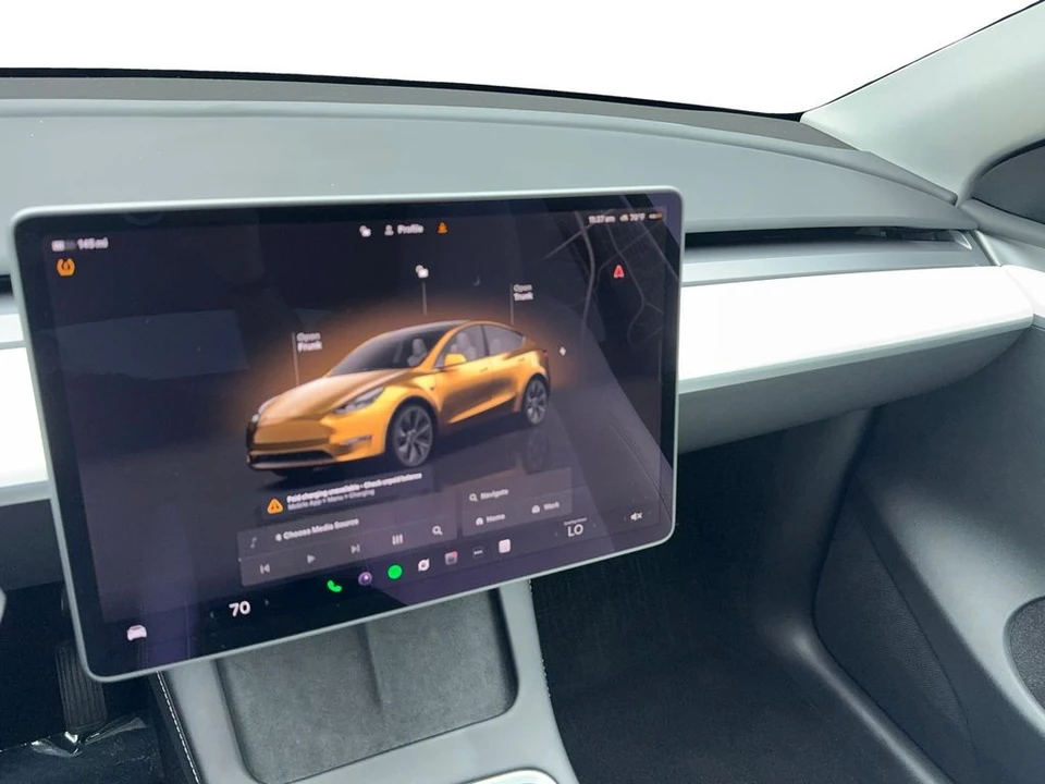 2025 Tesla Model Y - Image 21 of 21
