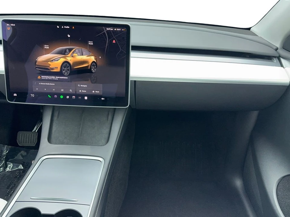 2025 Tesla Model Y - Image 19 of 21