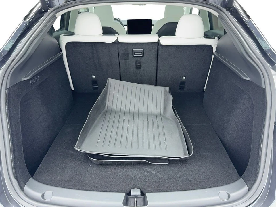 2025 Tesla Model Y - Image 12 of 21