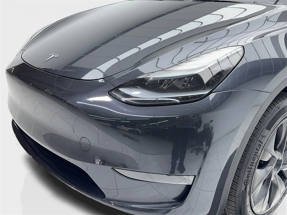 2025 Tesla Model Y - Image 5 of 12