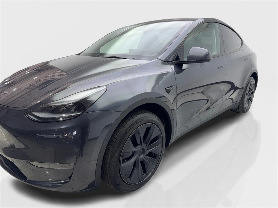 2025 Tesla Model Y - Image 11 of 12