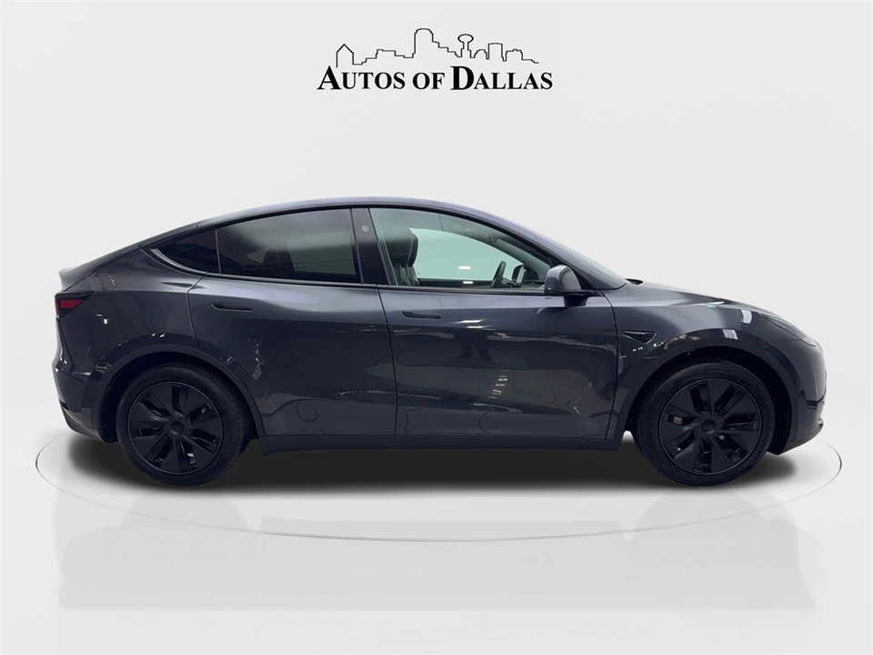 2025 Tesla Model Y - Image 10 of 12