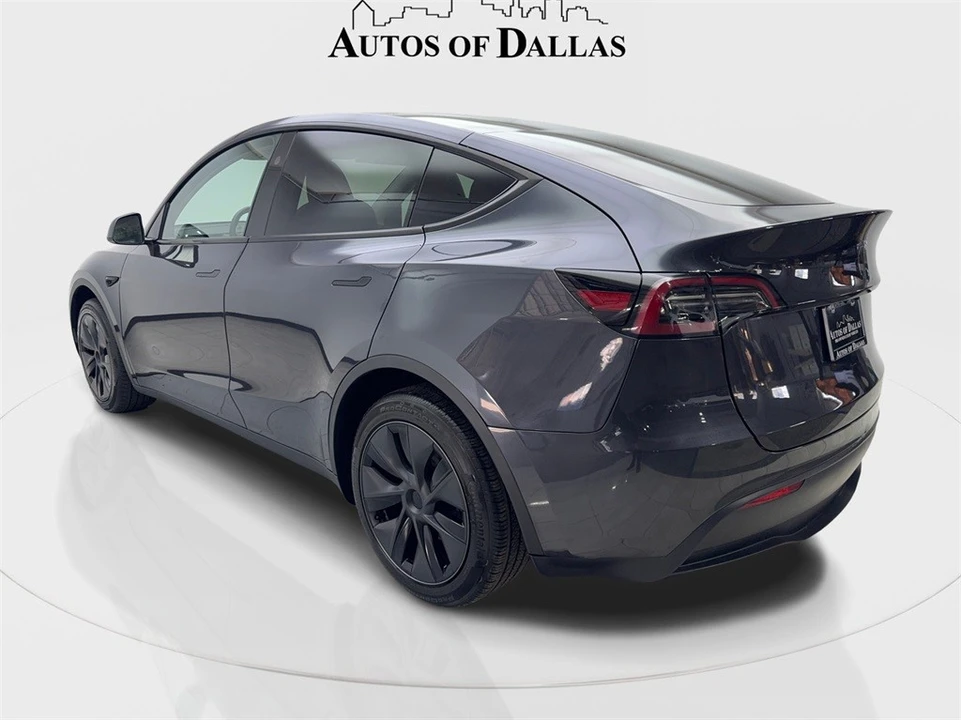 2025 Tesla Model Y - Image 9 of 12