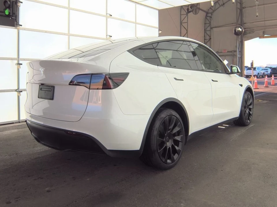2025 Tesla Model Y - Image 2 of 10