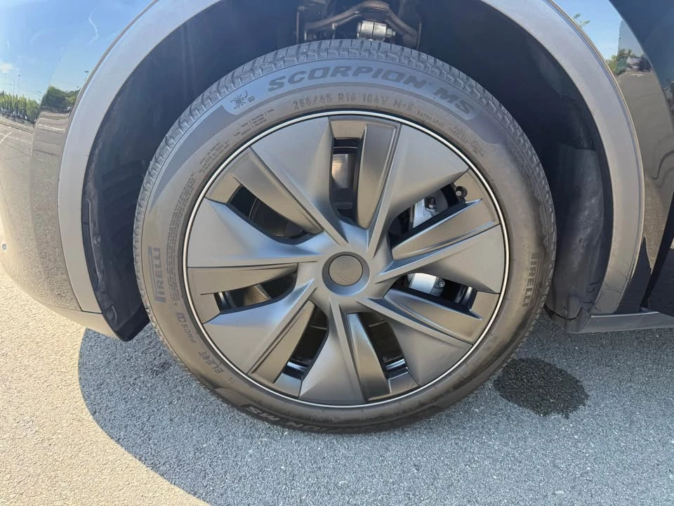 2025 Tesla Model Y - Image 19 of 20