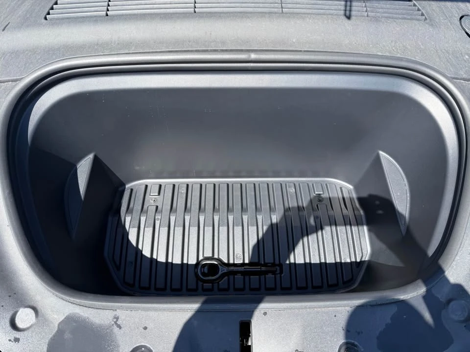2025 Tesla Model Y - Image 18 of 20