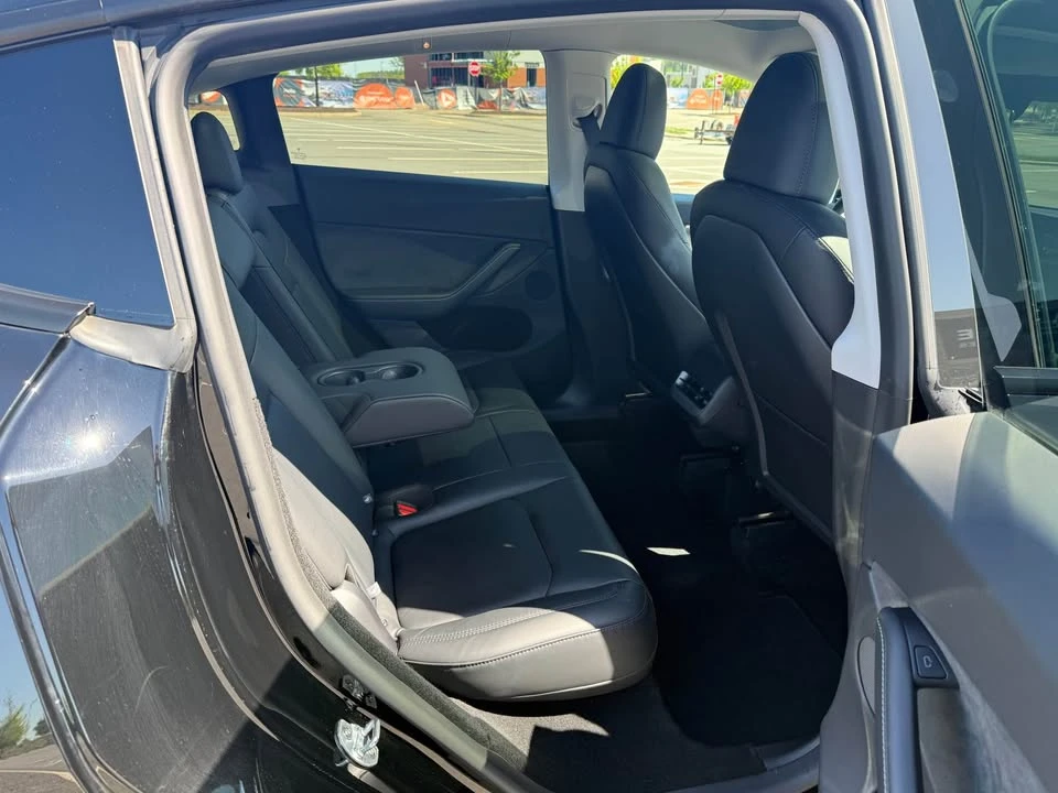 2025 Tesla Model Y - Image 12 of 20