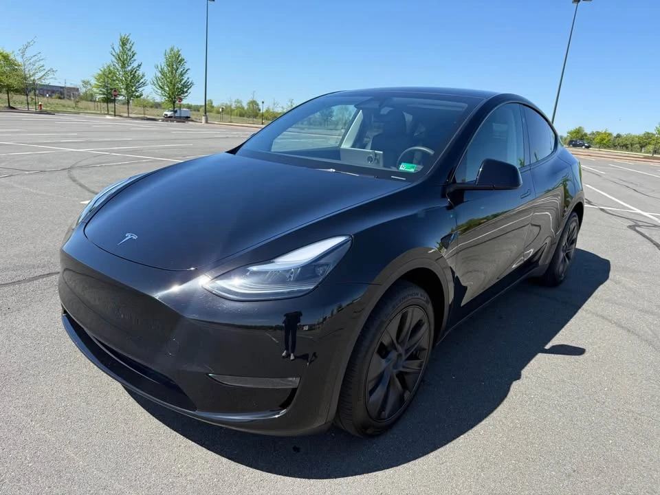 2025 Tesla Model Y - Image 7 of 20